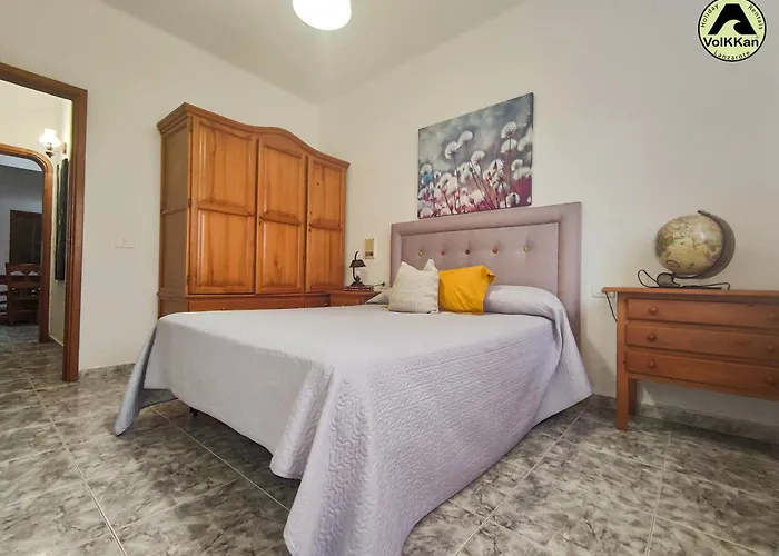 Volkkanrentals View House