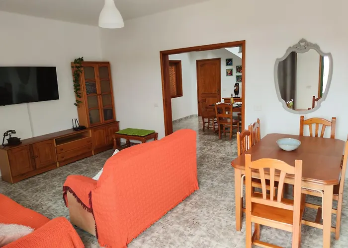 Volkkanrentals View House *