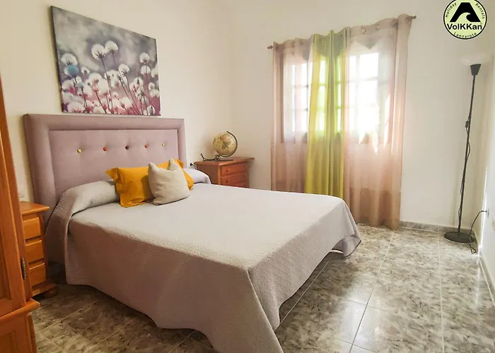 Volkkanrentals View House *