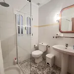 Volkkanrentals View House *