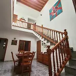 Volkkanrentals View House *