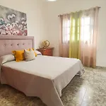 Volkkanrentals View House *