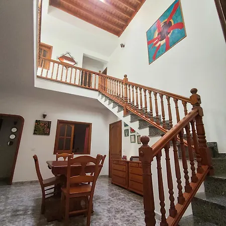 Volkkanrentals View House *