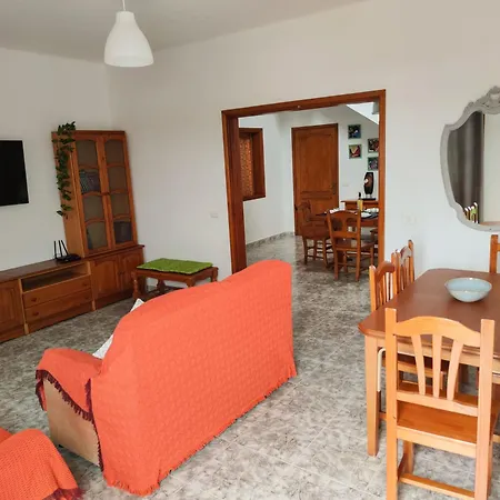 Volkkanrentals View House *